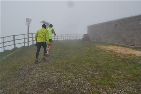 TRAIL di PIZZO San Michele N°3157 FOTO scattate a raffica in VETTA da Peppe Dalessio con nebbia e gran freddo - foto 2