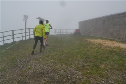 TRAIL di PIZZO San Michele N°3157 FOTO scattate a raffica in VETTA da Peppe Dalessio con nebbia e gran freddo - foto 3