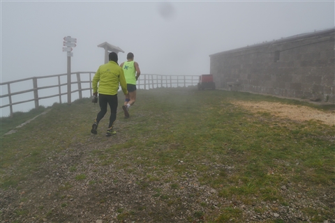 TRAIL di PIZZO San Michele N°3157 FOTO scattate a raffica in VETTA da Peppe Dalessio con nebbia e gran freddo - foto 4