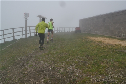 TRAIL di PIZZO San Michele N°3157 FOTO scattate a raffica in VETTA da Peppe Dalessio con nebbia e gran freddo - foto 5