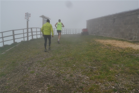 TRAIL di PIZZO San Michele N°3157 FOTO scattate a raffica in VETTA da Peppe Dalessio con nebbia e gran freddo - foto 8