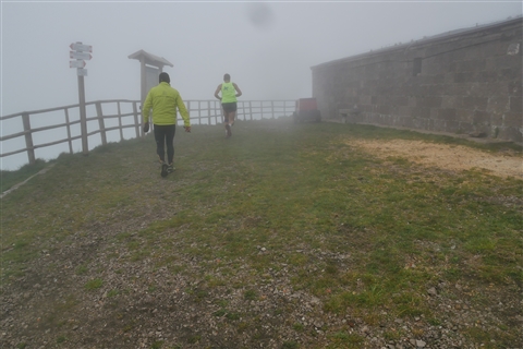 TRAIL di PIZZO San Michele N°3157 FOTO scattate a raffica in VETTA da Peppe Dalessio con nebbia e gran freddo - foto 15