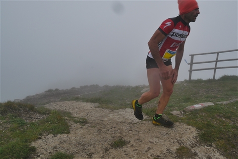 TRAIL di PIZZO San Michele N°3157 FOTO scattate a raffica in VETTA da Peppe Dalessio con nebbia e gran freddo - foto 119