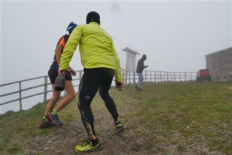 TRAIL di PIZZO San Michele N°3157 FOTO scattate a raffica in VETTA da Peppe Dalessio con nebbia e gran freddo - foto 232