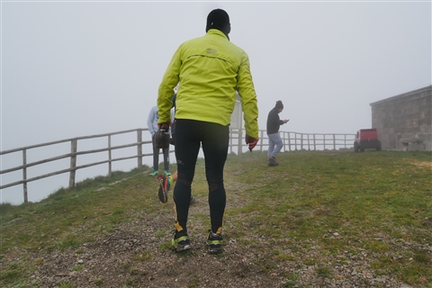 TRAIL di PIZZO San Michele N°3157 FOTO scattate a raffica in VETTA da Peppe Dalessio con nebbia e gran freddo - foto 237