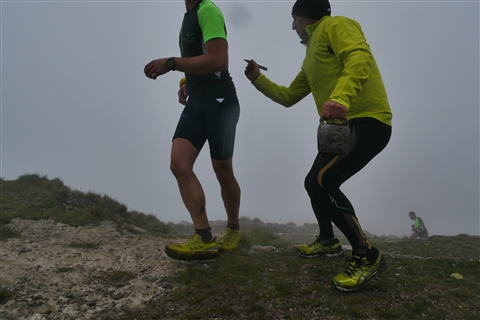 TRAIL di PIZZO San Michele N°3157 FOTO scattate a raffica in VETTA da Peppe Dalessio con nebbia e gran freddo - foto 272
