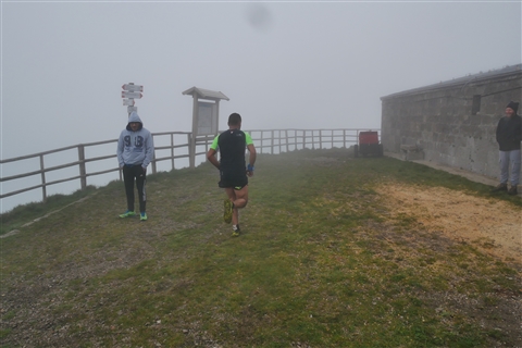 TRAIL di PIZZO San Michele N°3157 FOTO scattate a raffica in VETTA da Peppe Dalessio con nebbia e gran freddo - foto 312
