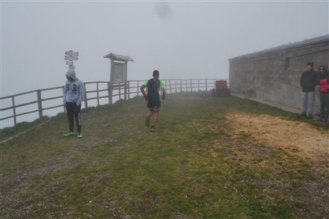 TRAIL di PIZZO San Michele N°3157 FOTO scattate a raffica in VETTA da Peppe Dalessio con nebbia e gran freddo - foto 315