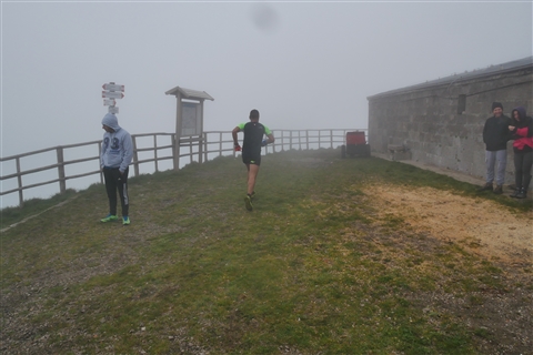 TRAIL di PIZZO San Michele N°3157 FOTO scattate a raffica in VETTA da Peppe Dalessio con nebbia e gran freddo - foto 316