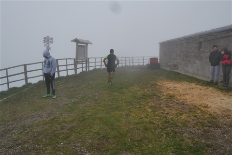 TRAIL di PIZZO San Michele N°3157 FOTO scattate a raffica in VETTA da Peppe Dalessio con nebbia e gran freddo - foto 317