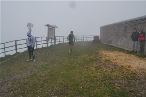 TRAIL di PIZZO San Michele N°3157 FOTO scattate a raffica in VETTA da Peppe Dalessio con nebbia e gran freddo - foto 318