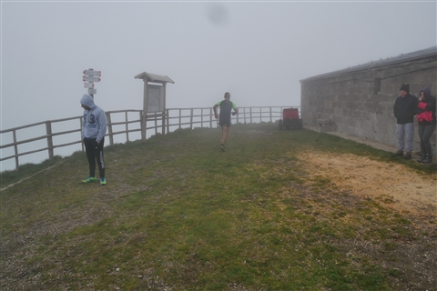 TRAIL di PIZZO San Michele N°3157 FOTO scattate a raffica in VETTA da Peppe Dalessio con nebbia e gran freddo - foto 321