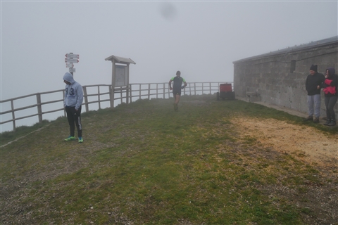 TRAIL di PIZZO San Michele N°3157 FOTO scattate a raffica in VETTA da Peppe Dalessio con nebbia e gran freddo - foto 322