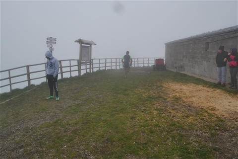 TRAIL di PIZZO San Michele N°3157 FOTO scattate a raffica in VETTA da Peppe Dalessio con nebbia e gran freddo - foto 323