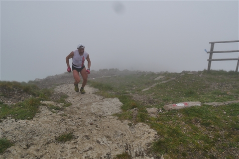 TRAIL di PIZZO San Michele N°3157 FOTO scattate a raffica in VETTA da Peppe Dalessio con nebbia e gran freddo - foto 339