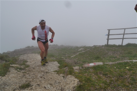 TRAIL di PIZZO San Michele N°3157 FOTO scattate a raffica in VETTA da Peppe Dalessio con nebbia e gran freddo - foto 346