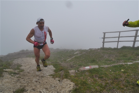 TRAIL di PIZZO San Michele N°3157 FOTO scattate a raffica in VETTA da Peppe Dalessio con nebbia e gran freddo - foto 348