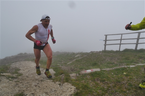TRAIL di PIZZO San Michele N°3157 FOTO scattate a raffica in VETTA da Peppe Dalessio con nebbia e gran freddo - foto 349