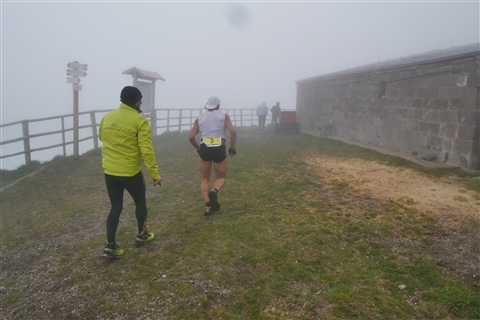 TRAIL di PIZZO San Michele N°3157 FOTO scattate a raffica in VETTA da Peppe Dalessio con nebbia e gran freddo - foto 360