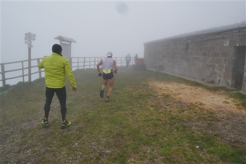 TRAIL di PIZZO San Michele N°3157 FOTO scattate a raffica in VETTA da Peppe Dalessio con nebbia e gran freddo - foto 363