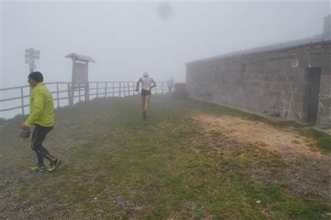 TRAIL di PIZZO San Michele N°3157 FOTO scattate a raffica in VETTA da Peppe Dalessio con nebbia e gran freddo - foto 370