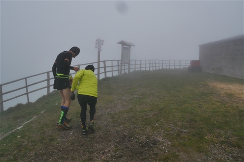 TRAIL di PIZZO San Michele N°3157 FOTO scattate a raffica in VETTA da Peppe Dalessio con nebbia e gran freddo - foto 408