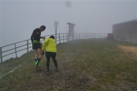 TRAIL di PIZZO San Michele N°3157 FOTO scattate a raffica in VETTA da Peppe Dalessio con nebbia e gran freddo - foto 409