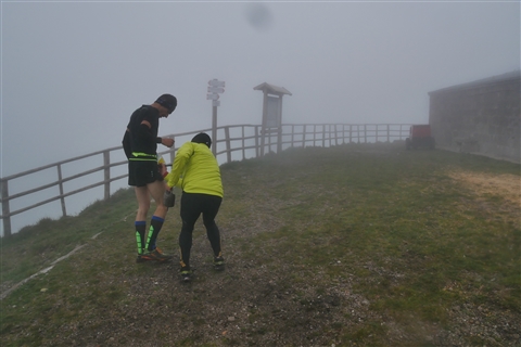TRAIL di PIZZO San Michele N°3157 FOTO scattate a raffica in VETTA da Peppe Dalessio con nebbia e gran freddo - foto 410