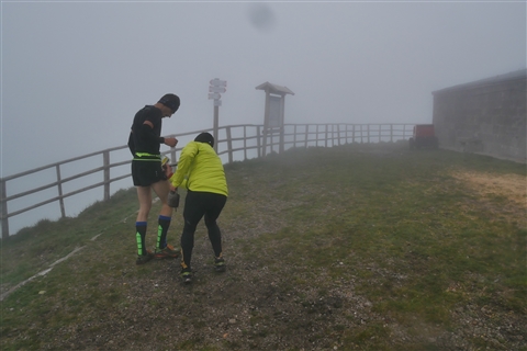 TRAIL di PIZZO San Michele N°3157 FOTO scattate a raffica in VETTA da Peppe Dalessio con nebbia e gran freddo - foto 411