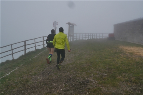 TRAIL di PIZZO San Michele N°3157 FOTO scattate a raffica in VETTA da Peppe Dalessio con nebbia e gran freddo - foto 421