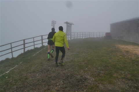 TRAIL di PIZZO San Michele N°3157 FOTO scattate a raffica in VETTA da Peppe Dalessio con nebbia e gran freddo - foto 422