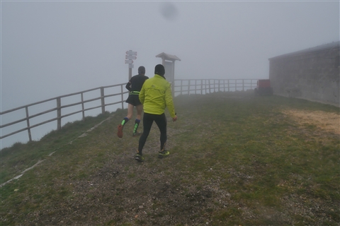 TRAIL di PIZZO San Michele N°3157 FOTO scattate a raffica in VETTA da Peppe Dalessio con nebbia e gran freddo - foto 424