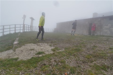 TRAIL di PIZZO San Michele N°3157 FOTO scattate a raffica in VETTA da Peppe Dalessio con nebbia e gran freddo - foto 516