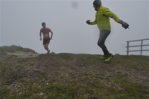 TRAIL di PIZZO San Michele N°3157 FOTO scattate a raffica in VETTA da Peppe Dalessio con nebbia e gran freddo - foto 535