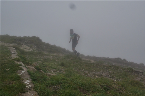 TRAIL di PIZZO San Michele N°3157 FOTO scattate a raffica in VETTA da Peppe Dalessio con nebbia e gran freddo - foto 637