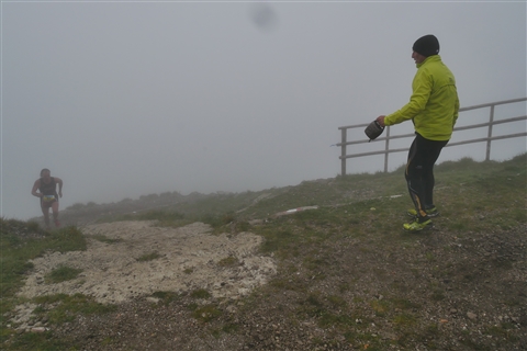TRAIL di PIZZO San Michele N°3157 FOTO scattate a raffica in VETTA da Peppe Dalessio con nebbia e gran freddo - foto 671