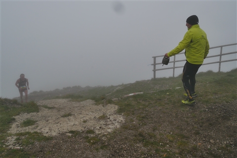 TRAIL di PIZZO San Michele N°3157 FOTO scattate a raffica in VETTA da Peppe Dalessio con nebbia e gran freddo - foto 672