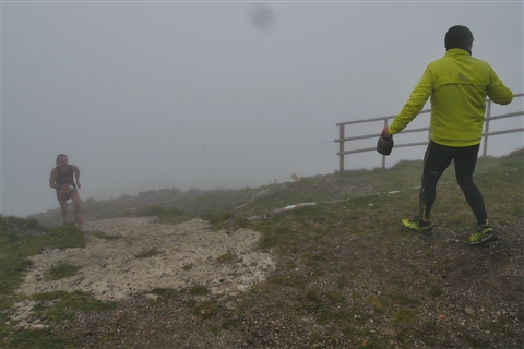 TRAIL di PIZZO San Michele N°3157 FOTO scattate a raffica in VETTA da Peppe Dalessio con nebbia e gran freddo - foto 677
