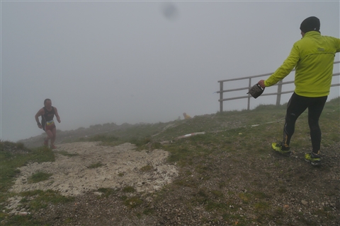 TRAIL di PIZZO San Michele N°3157 FOTO scattate a raffica in VETTA da Peppe Dalessio con nebbia e gran freddo - foto 679