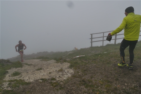 TRAIL di PIZZO San Michele N°3157 FOTO scattate a raffica in VETTA da Peppe Dalessio con nebbia e gran freddo - foto 680