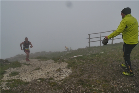 TRAIL di PIZZO San Michele N°3157 FOTO scattate a raffica in VETTA da Peppe Dalessio con nebbia e gran freddo - foto 685