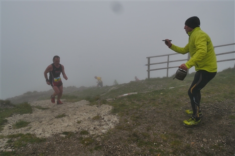 TRAIL di PIZZO San Michele N°3157 FOTO scattate a raffica in VETTA da Peppe Dalessio con nebbia e gran freddo - foto 690
