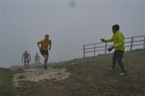 TRAIL di PIZZO San Michele N°3157 FOTO scattate a raffica in VETTA da Peppe Dalessio con nebbia e gran freddo - foto 706