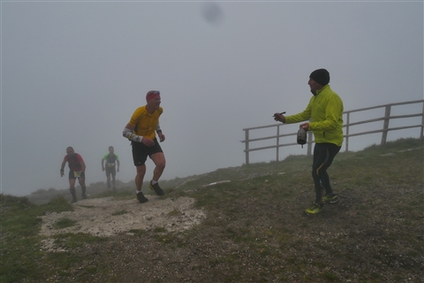 TRAIL di PIZZO San Michele N°3157 FOTO scattate a raffica in VETTA da Peppe Dalessio con nebbia e gran freddo - foto 709