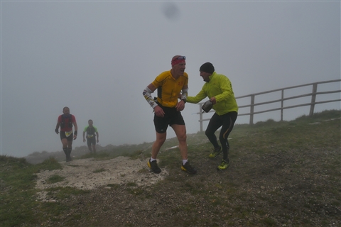 TRAIL di PIZZO San Michele N°3157 FOTO scattate a raffica in VETTA da Peppe Dalessio con nebbia e gran freddo - foto 717