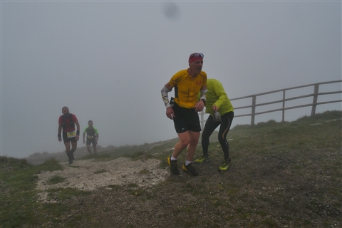TRAIL di PIZZO San Michele N°3157 FOTO scattate a raffica in VETTA da Peppe Dalessio con nebbia e gran freddo - foto 719