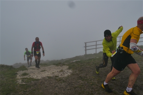 TRAIL di PIZZO San Michele N°3157 FOTO scattate a raffica in VETTA da Peppe Dalessio con nebbia e gran freddo - foto 733