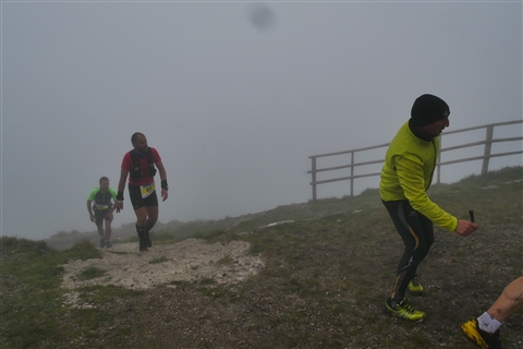 TRAIL di PIZZO San Michele N°3157 FOTO scattate a raffica in VETTA da Peppe Dalessio con nebbia e gran freddo - foto 736