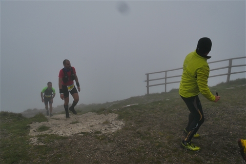 TRAIL di PIZZO San Michele N°3157 FOTO scattate a raffica in VETTA da Peppe Dalessio con nebbia e gran freddo - foto 737