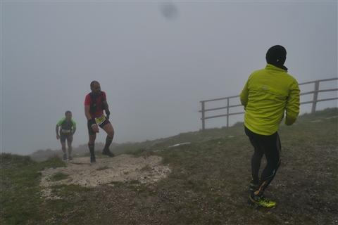 TRAIL di PIZZO San Michele N°3157 FOTO scattate a raffica in VETTA da Peppe Dalessio con nebbia e gran freddo - foto 738